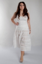Biała haftowana spódnica